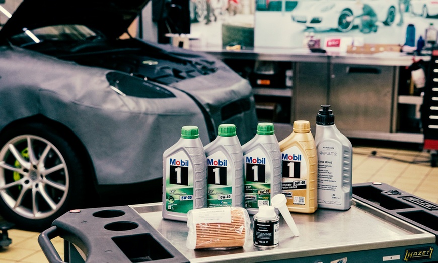 Image 4: Up to 56% Off on Oil Change at MasterMind Automotive Repair