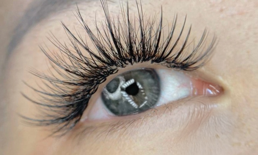 Image 3: Enhance Your Look with Classic, Hybrid or Volume Eyelash Extensions