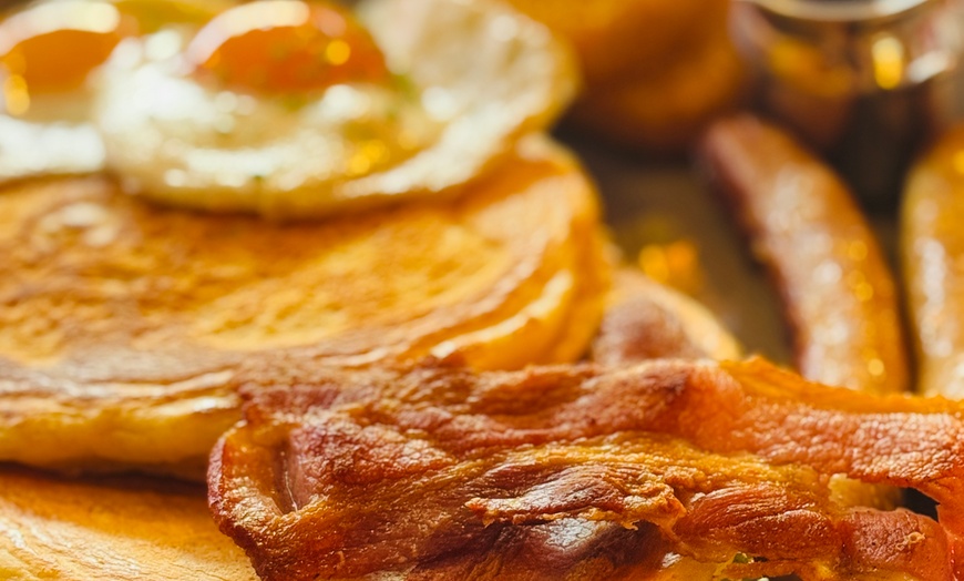 Image 12: Enjoy Dining of £30 or 65 Voucher with Great Discount on Monday-Friday