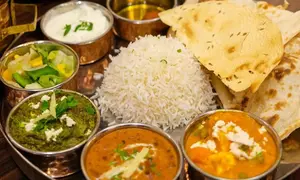 Indische Genussreise: Menü nach Wahl für 2 oder 4 Personen, inkl. Mango-Likör (bis 39% sparen)