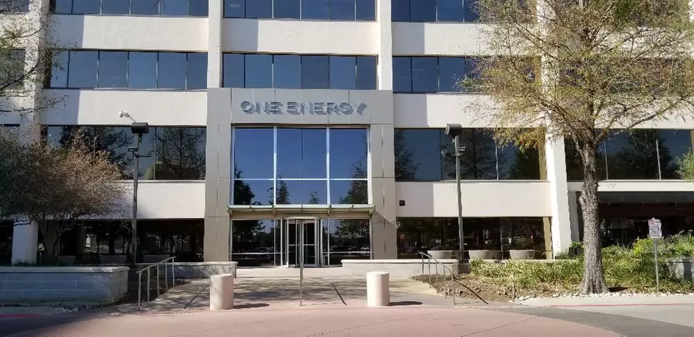 60 or 90-Minutes Swedish or Deep Tissue Massage with Hot Stone