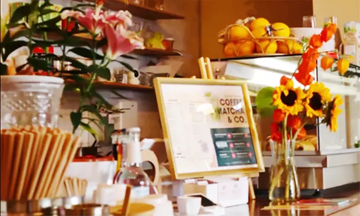 Frühstücksgericht & Heißgetränk nach Wahl für 1, 2 oder 4 Personen