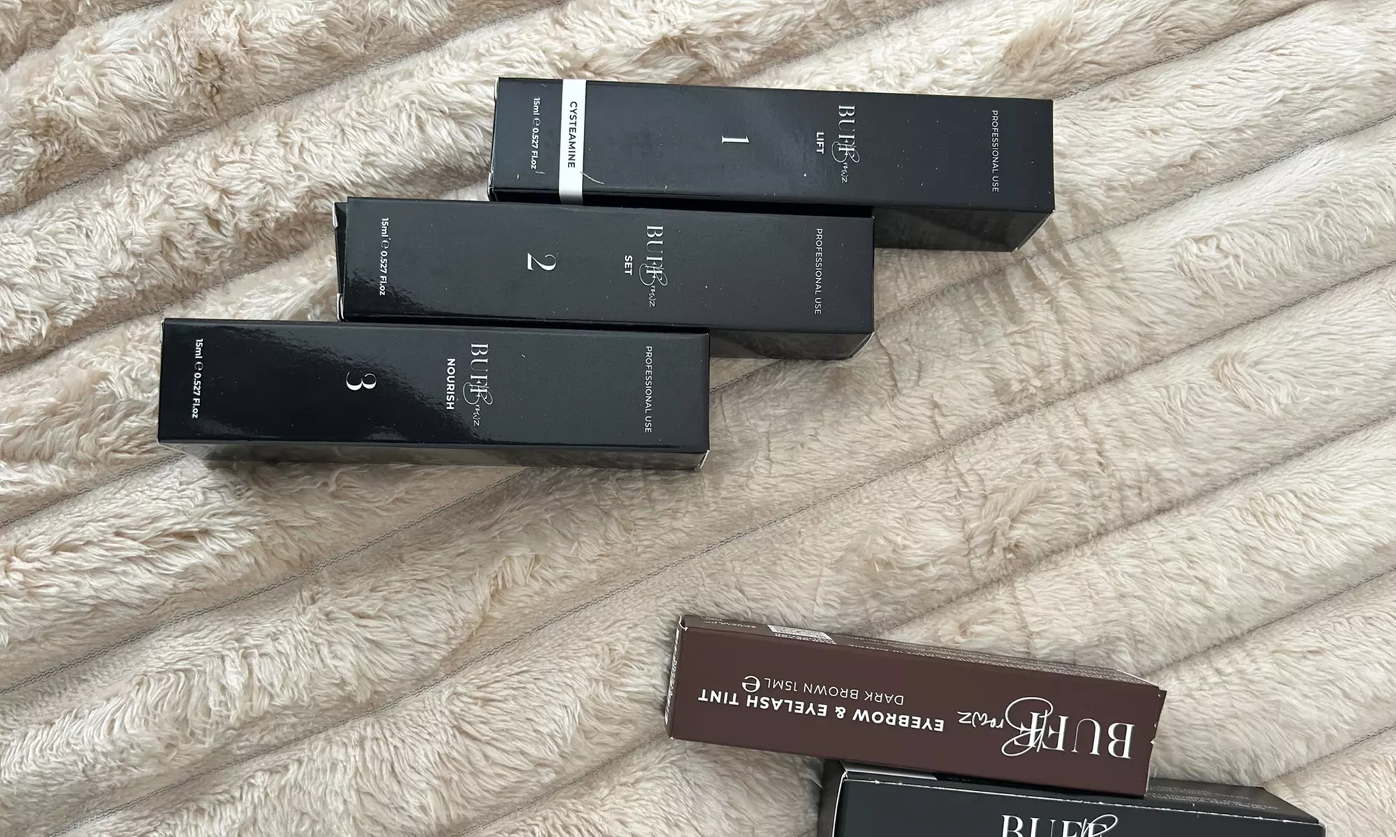 Transform w/ a Full Set of Classic, Hybrid,/Volume Eyelash Extensions