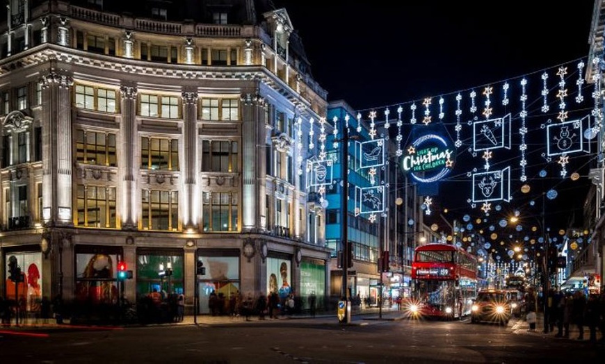 Image 2: Enjoy Christmas Lights Tour in London with Festive Treats