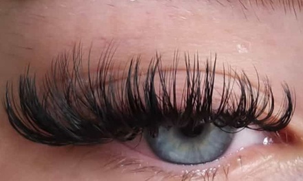 Wimpernverlängerung mit 1:1-Technik für 1 Person - Lady Lashes Bonn