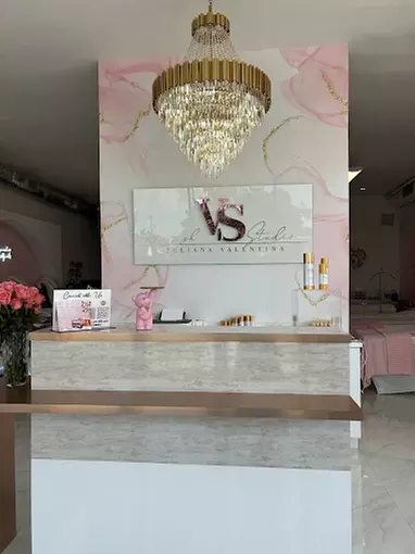 Aromatherapy, Foot Reflexology, Hot Towels, 45 Min Neck Massage & More