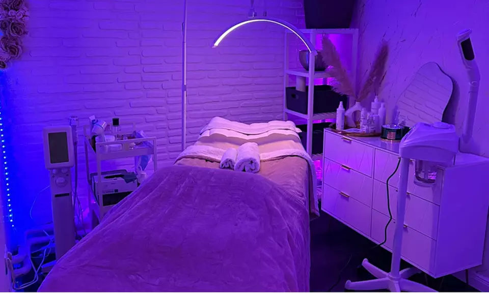 Entspannung für die Haut: Gesichtsbehandlung nach Wahl für 1 Person