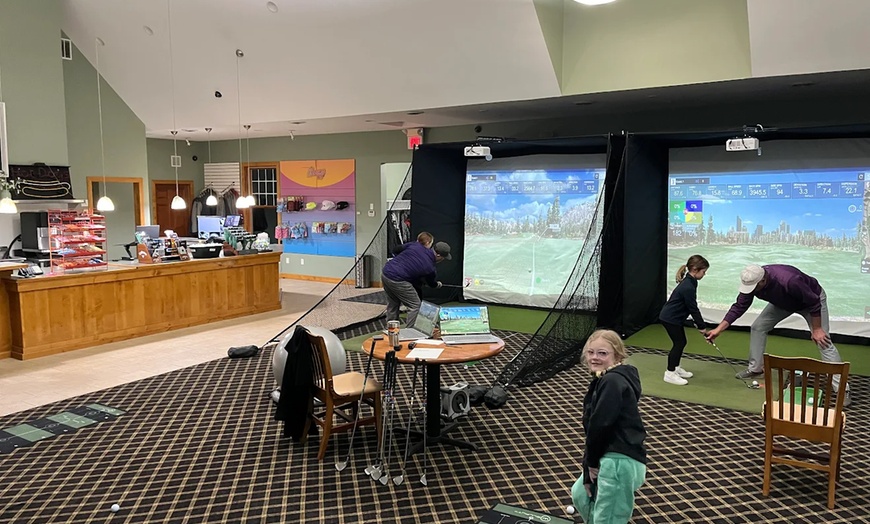 Image 4: Golf Fun Awaits: One, Two or Four Hours of Golf for One, Two or Four