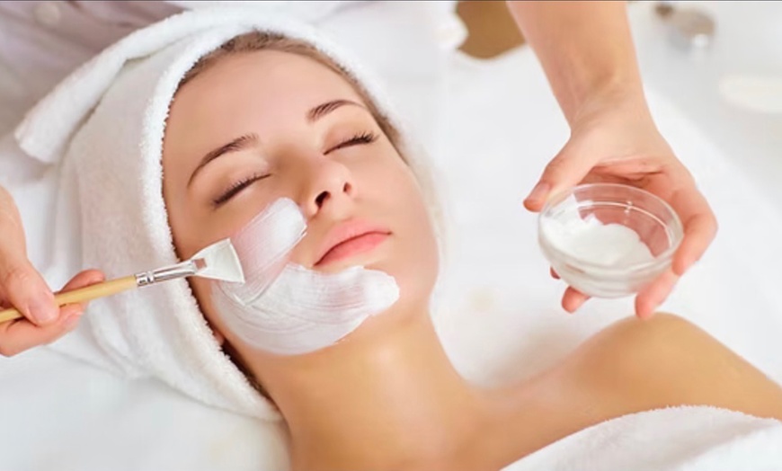 Image 2: European & Signature Facials (75 & 60 min)