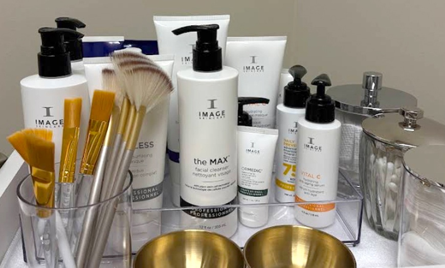 Image 4: Enhance Your Skin with One, Three or Five 60 Min Chemical Peel Facials