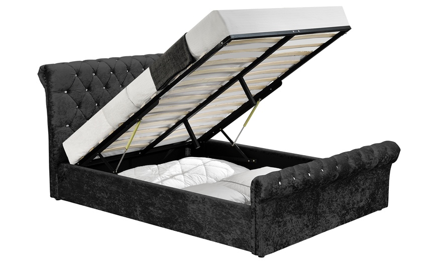 Image 6: Chesterfield Ottoman Bed