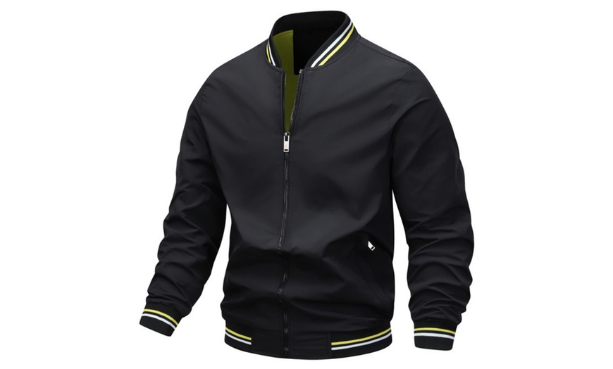 Image 4: Men's Lightweight Windbreaker Jacket, Water-Repellent & Stylish Design