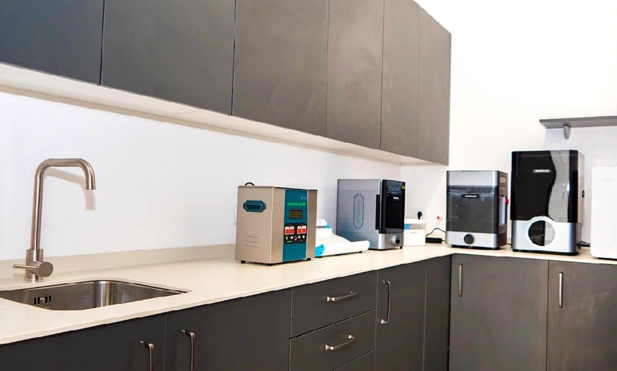 Image 9: Limpieza bucal con revisión y opción a limpieza de 2 o 4 cuadrantes