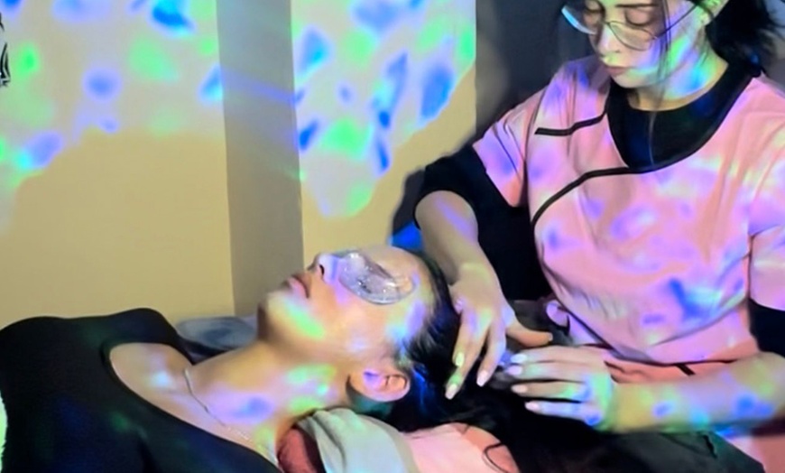 Image 3: Sesión de 30 o 60 minutos de spa facial con limpieza y más para 1