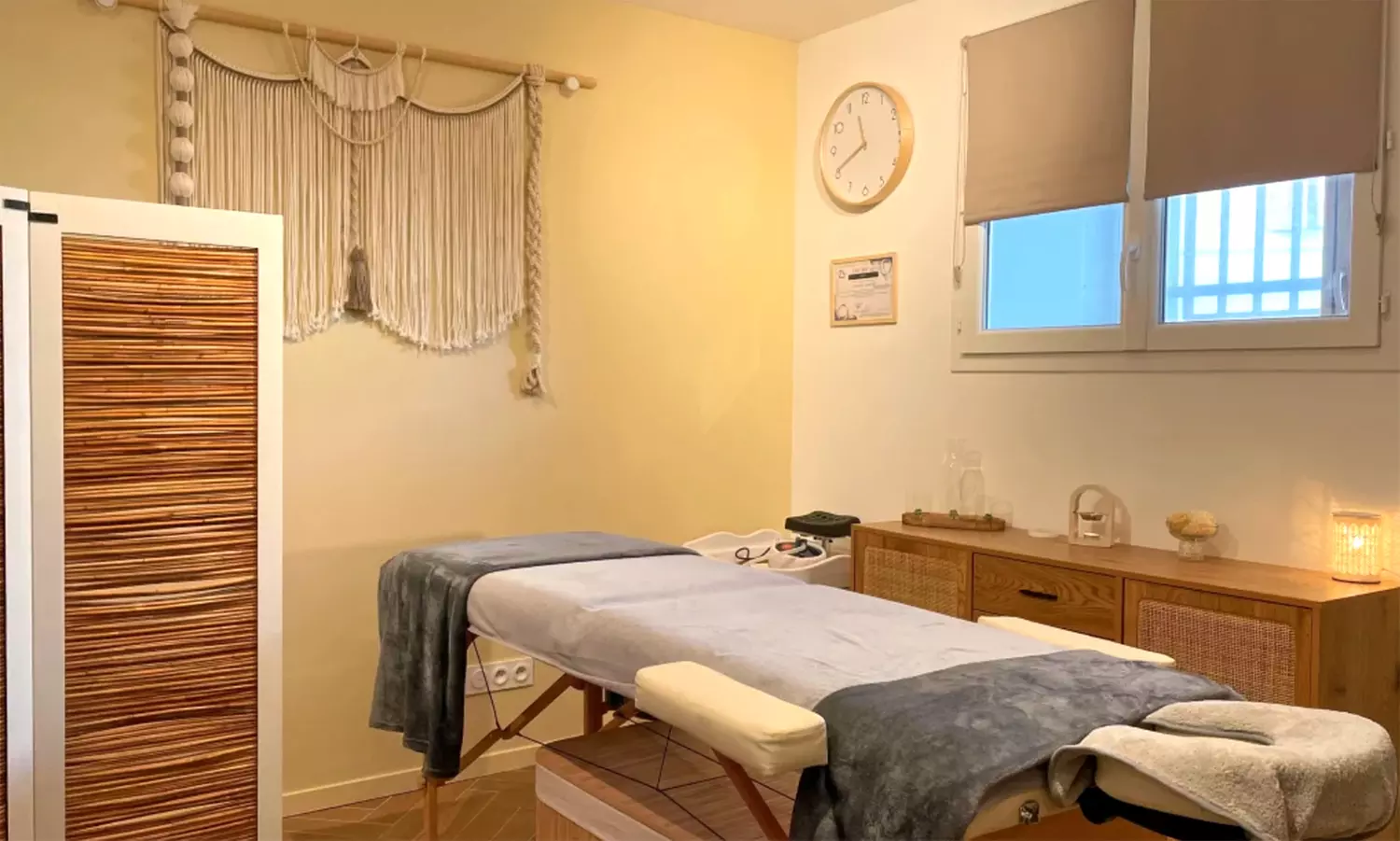 Massage du corps d'1h au choix : relaxant, huiles chaudes, bougie ou aromathérapie (jusqu'à 46% de remise) - Image 2