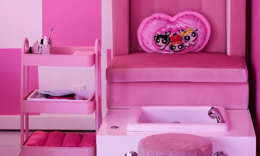 Image 1: Sublimez vos ongles avec élégance chez Pinkastic Concept