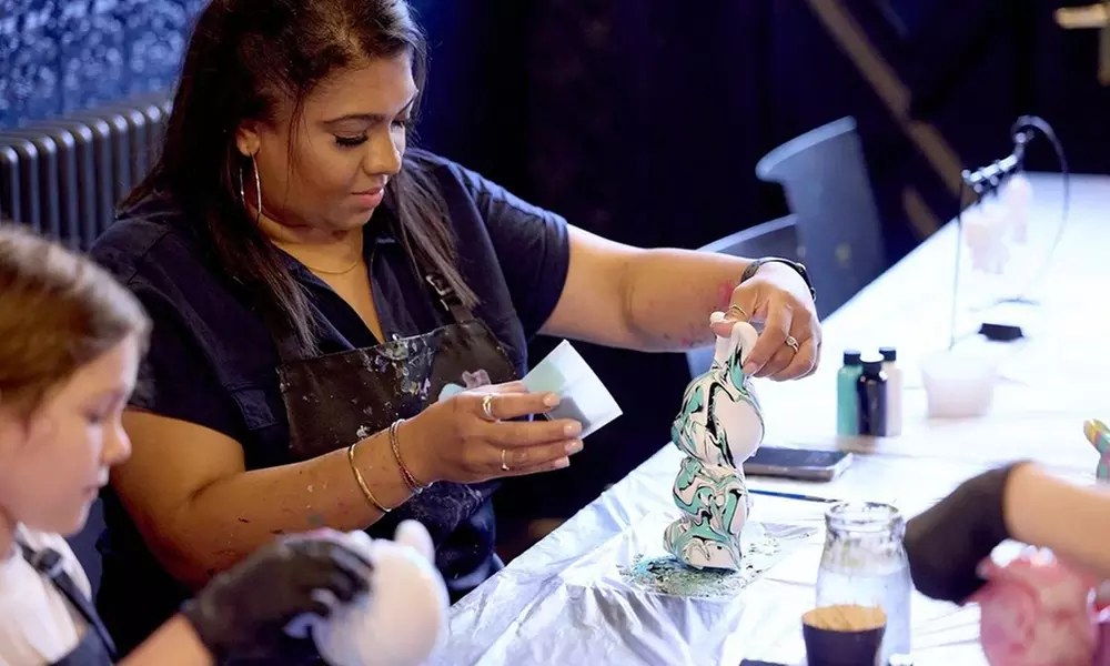 Custom Fluid Art Bear Experience – Nashville