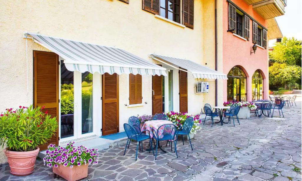 Pozzolengo: camera Economy con mezza pensione per 2 persone