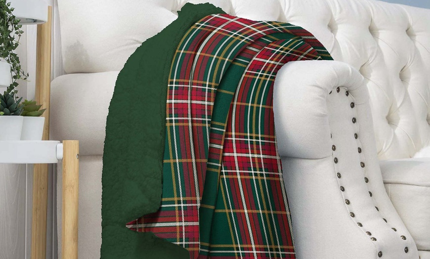 Image 32: Sherpa-Kuscheldecke