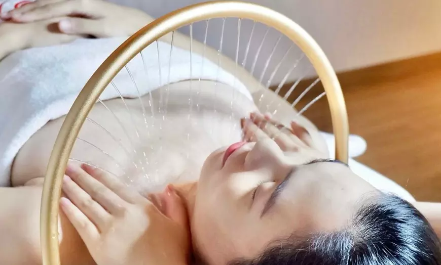 Image 1: Spa capilar oriental con masaje shiatsu y opción a masaje de piernas