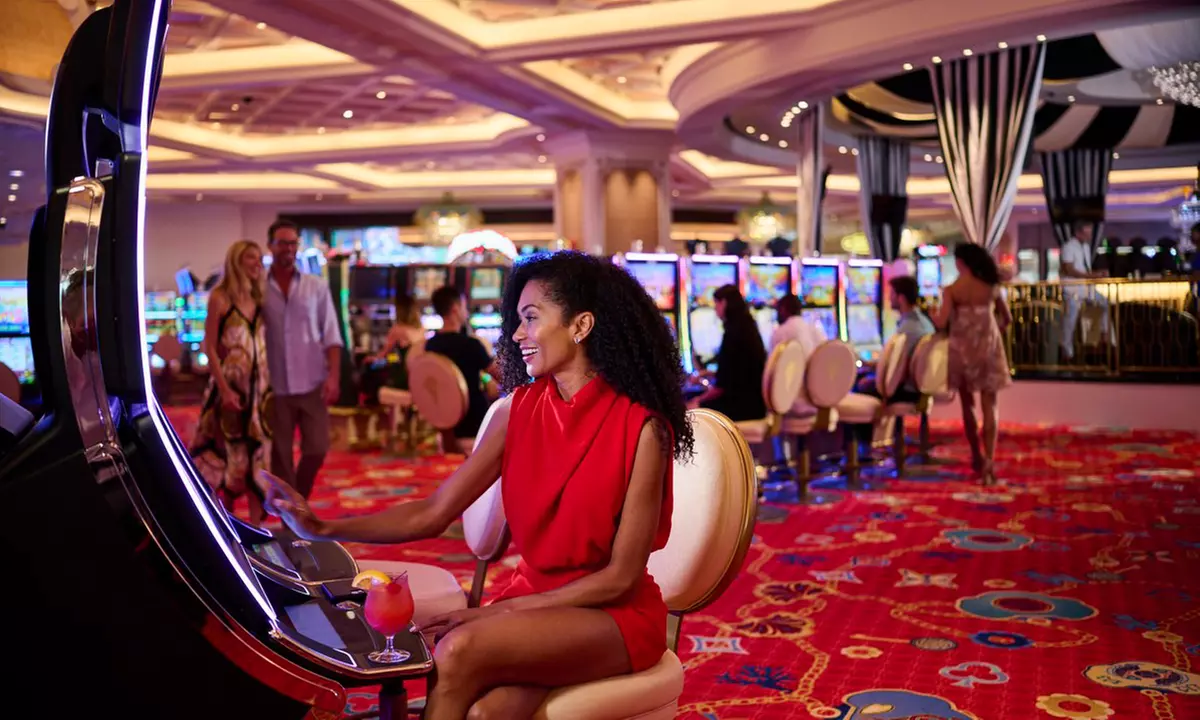 ✈ 4-Night Luxury Bahamas Escape with Airfare & Waterpark Access