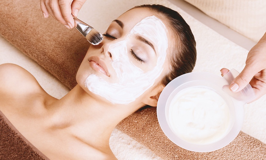 Image 2: 90 Minute Deep Hydrating or 60-Minute Aqua Pure Deep Cleansing Facial 