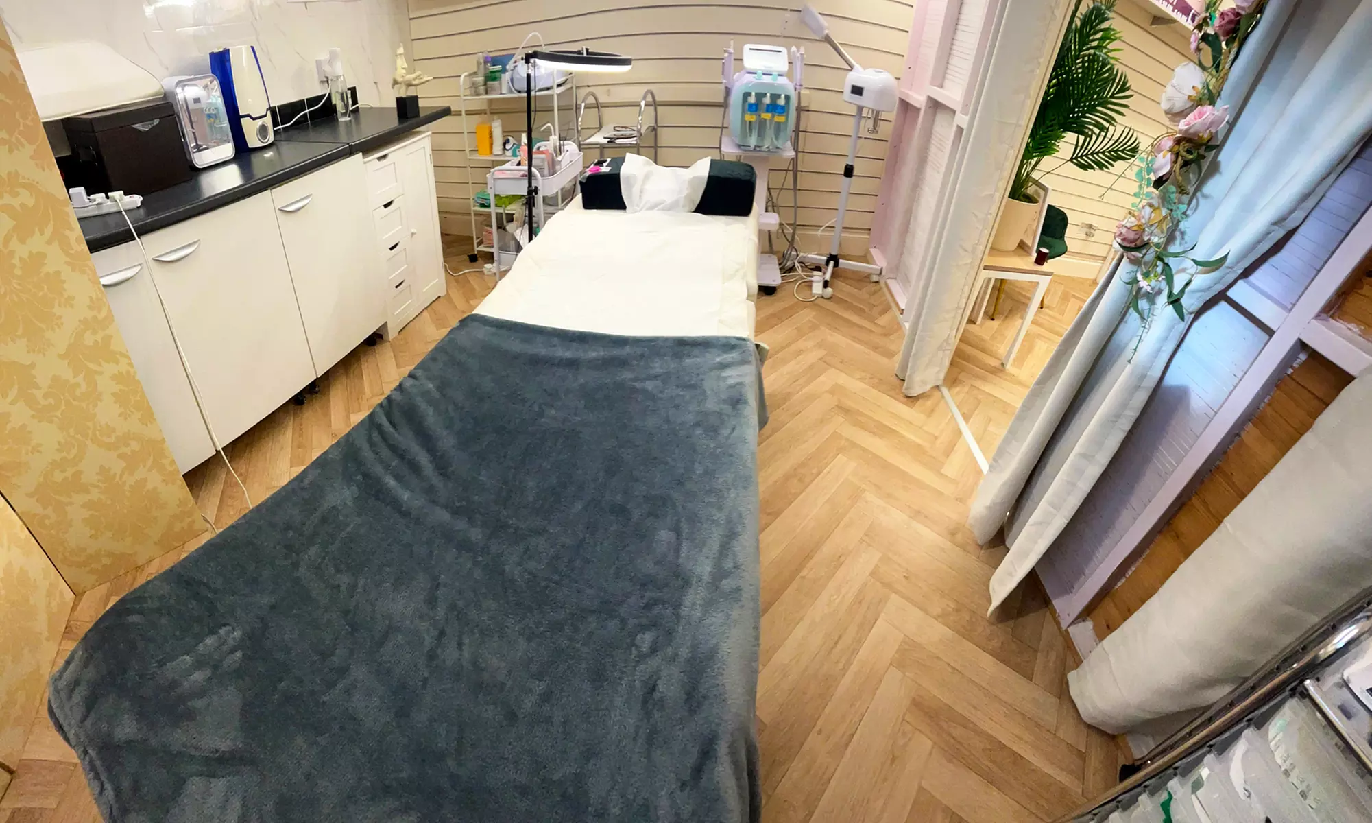 Transform Your Skin w/ Sudibeautyaesthetic's 1 or 3  Sessions Diamond Dermabrasion Skin Peeling (Up to 26% Off) - Primary Image