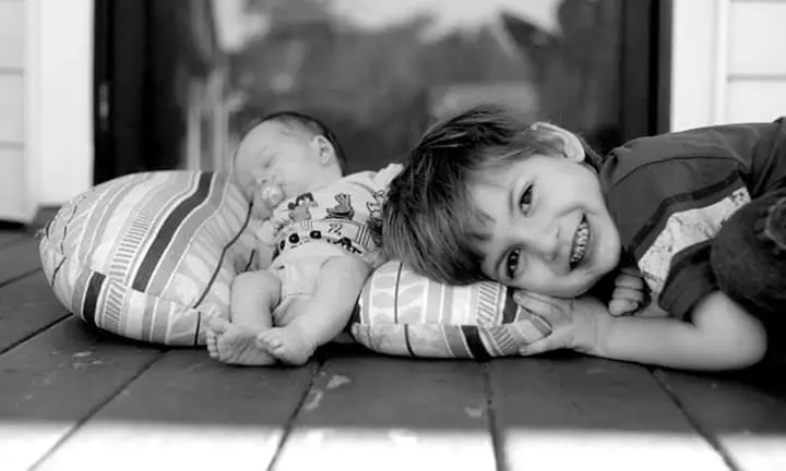 30- or 60-Min On-Location Outdoor Photo Session w/ $50 Photo Credit 
