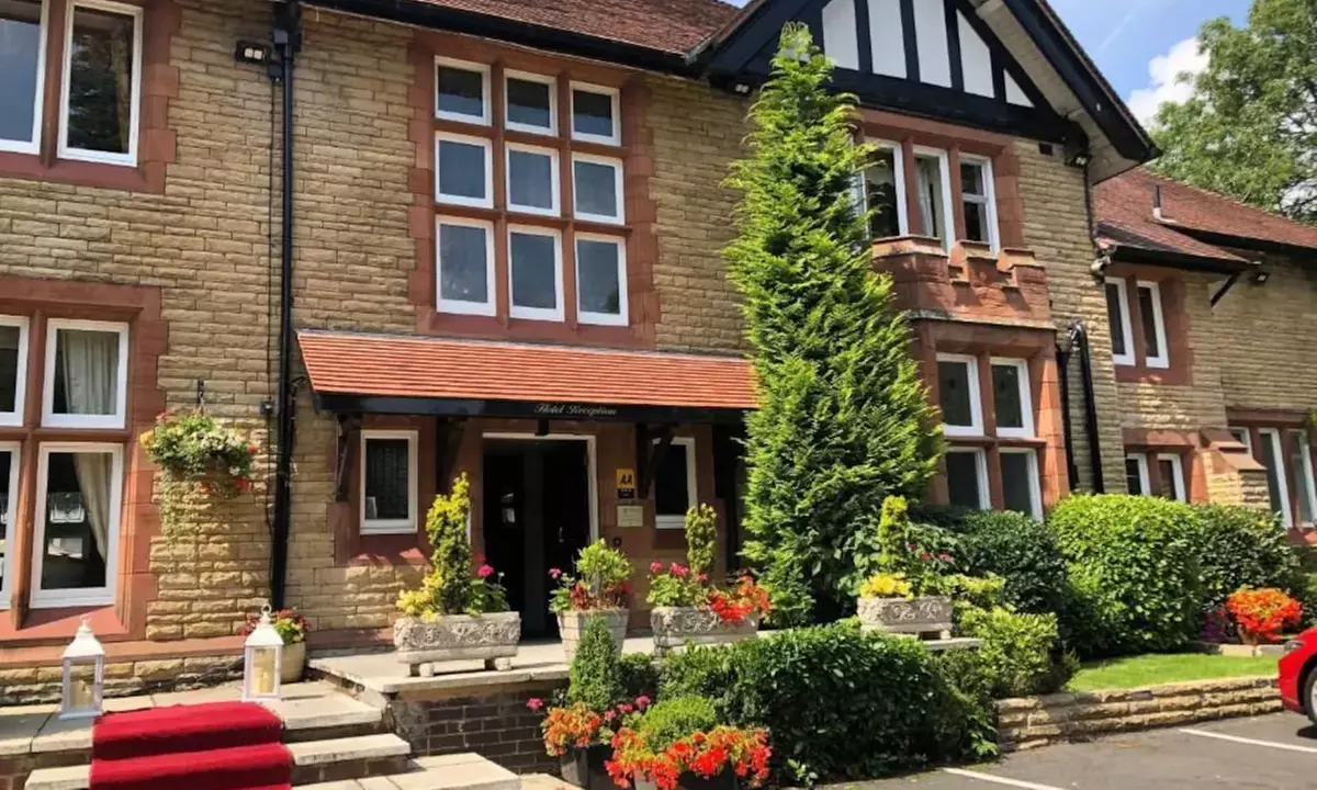 Lancashire: One Night Stay with Breakfast, Gin Making Experience