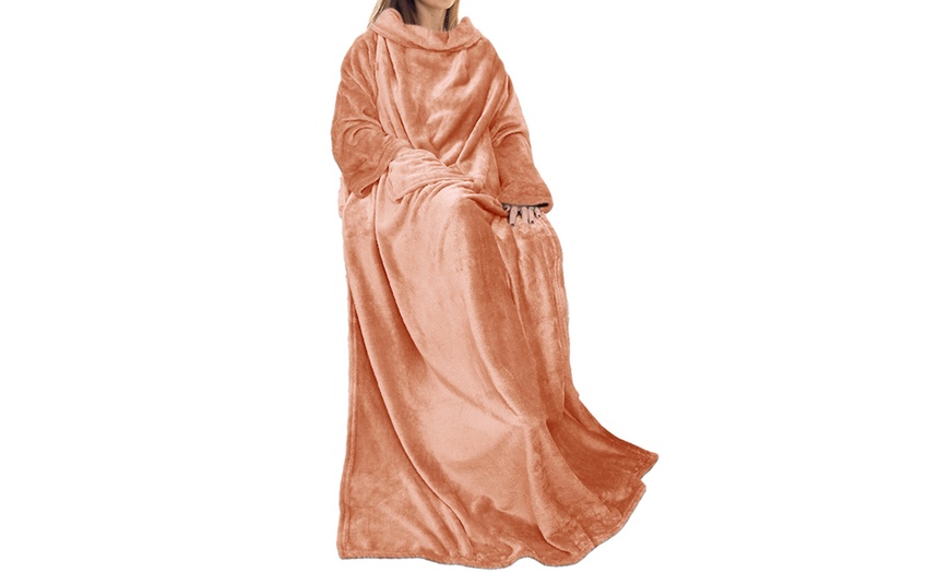 Image 16: Wearable Blanket with Sleeves and Pocket
