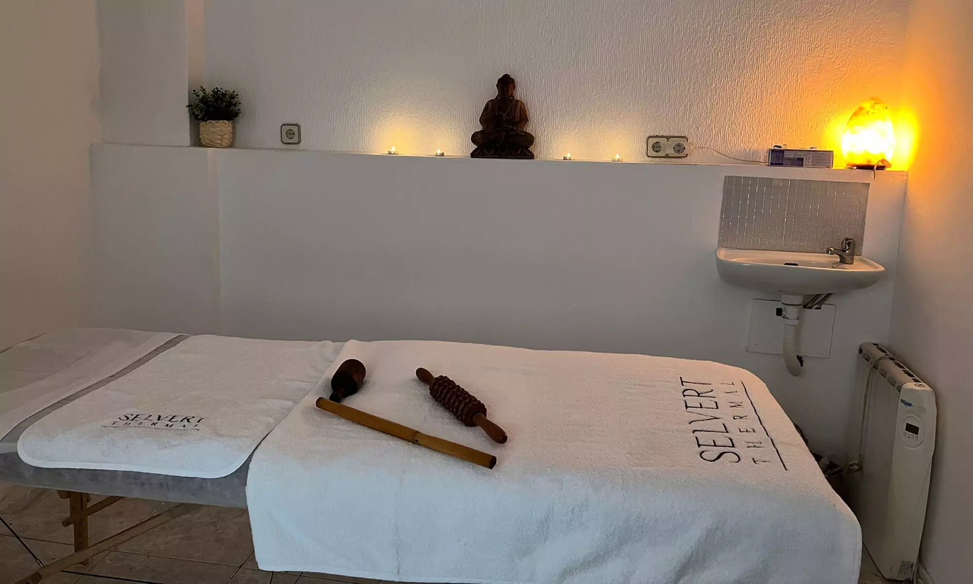 Ritual de piedras volcánicas o sales del Himalaya con masaje y peeling