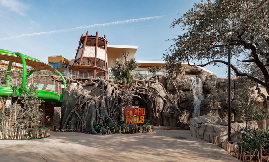 Image 2: San Antonio Zoo Discount Tickets & Savings!