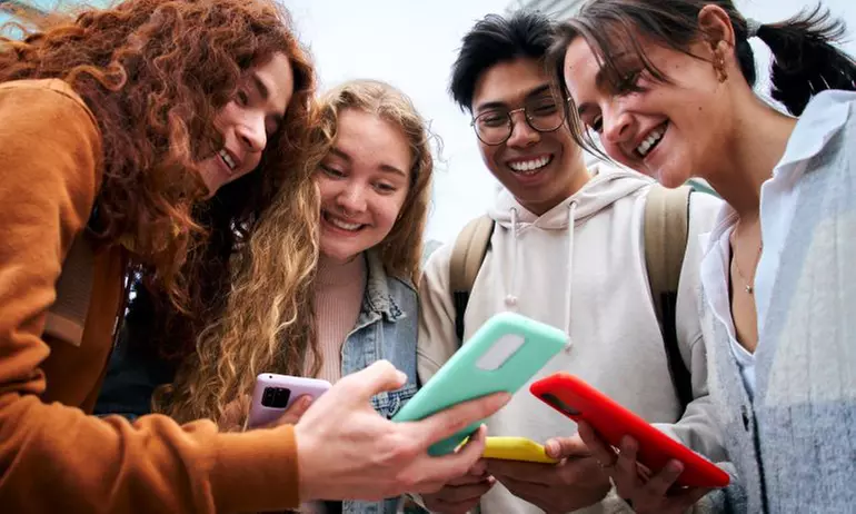 Explore Your City with Interactive Exploration Game for Up To 5 People