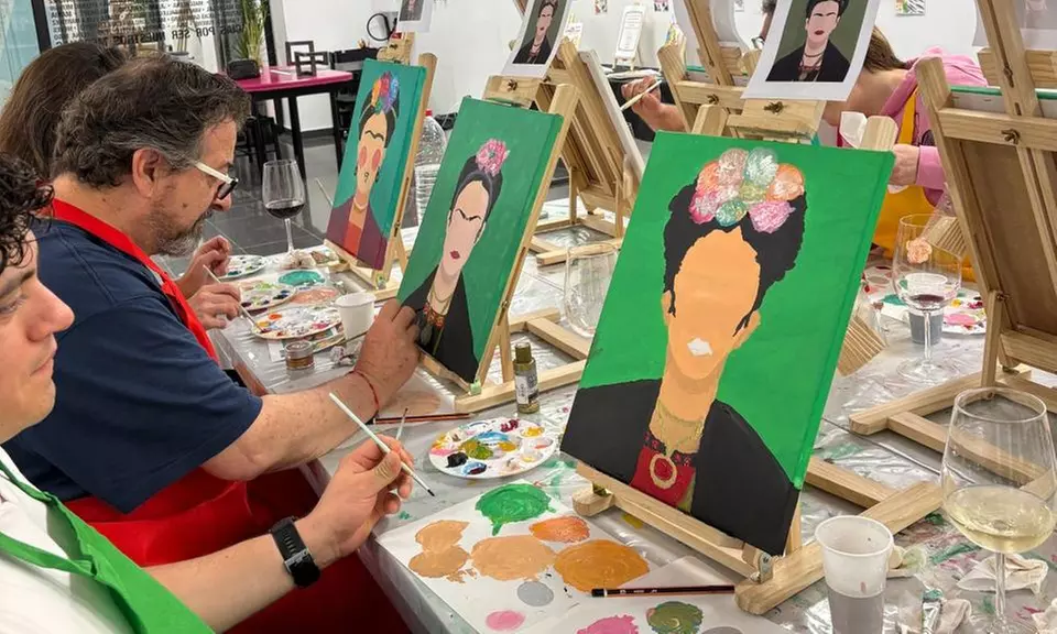 Pinta tu cuadro con vino ilimitado: taller de pintura para 1 o 2 pax