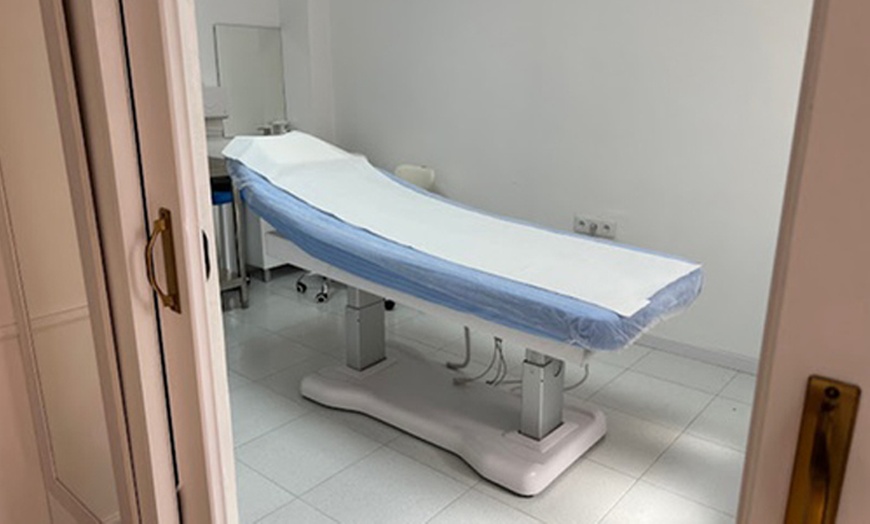 Image 9: 5 o 10 sesiones de mesoterapia médica inyectada en una zona a elegir 