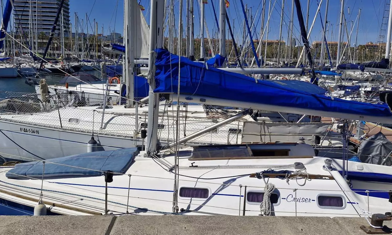 Salida en velero para 1, 2, 3 o 4 con bebidas y aperitivos