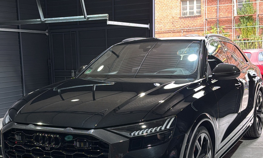 Image 2: Außen- und Innenreinigung mit optionaler Hochglanzpolitur für 1 Pkw