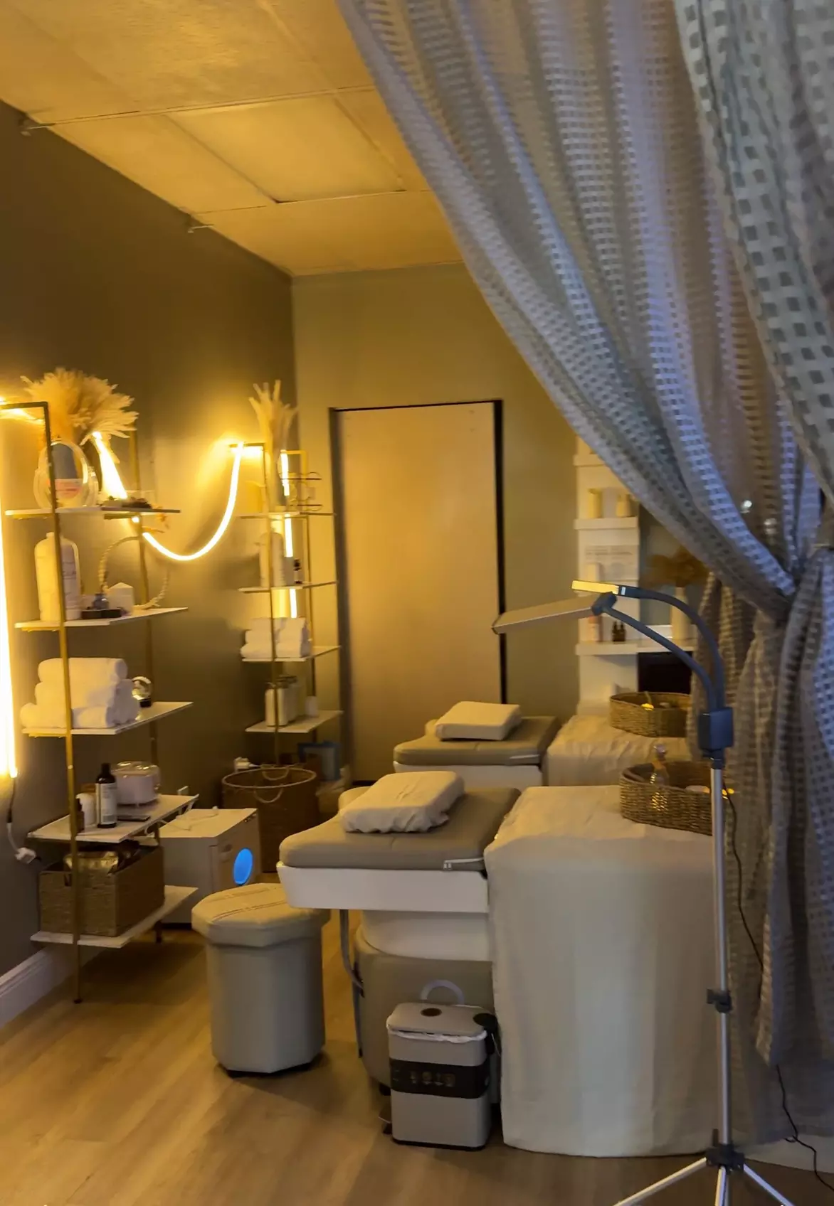 Revitalizing 30, 60 or 90 Minute Japanese-Inspired Head Spa Experience