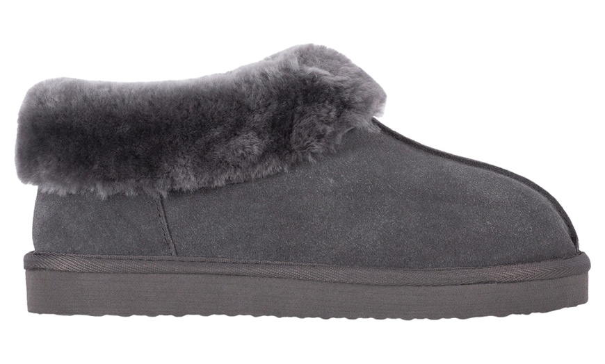 Image 5: Redfoot Women’s Sheepskin Bootie Slippers