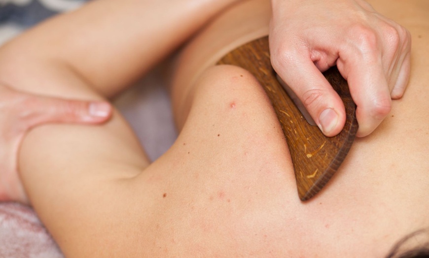 Image 2: Masaż klasyczny, relaksacyjny, sportowy lub gorącymi kamieniami 