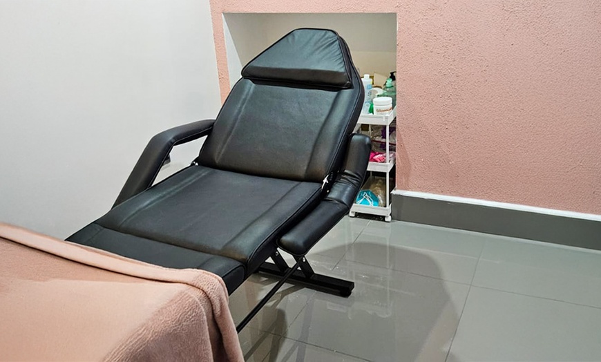 Image 3: Restore Thinning Hair with One, Two, or Three PRP Hair Rejuvenation