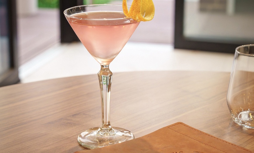 Image 6: Cocktail Masterclass Fun for 4 Friends