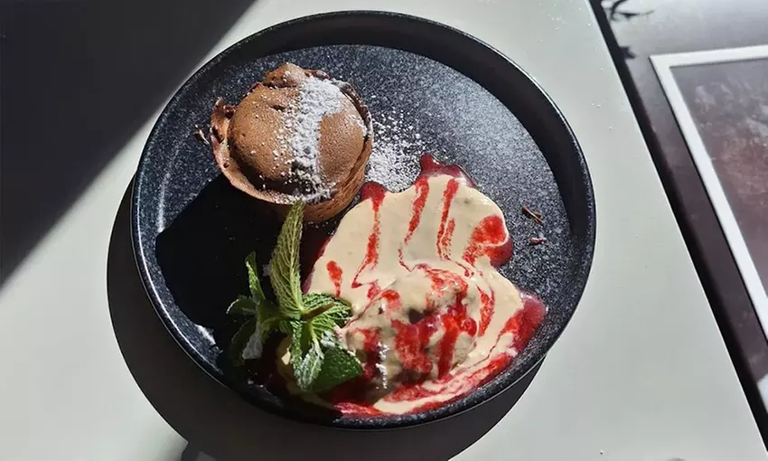 Internationales 3-Gänge-Menü für 2-4 Personen