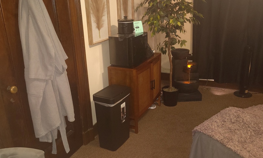 Image 2: Unwind with One, Three, or Five 60-Minute Swedish Massage Sessions