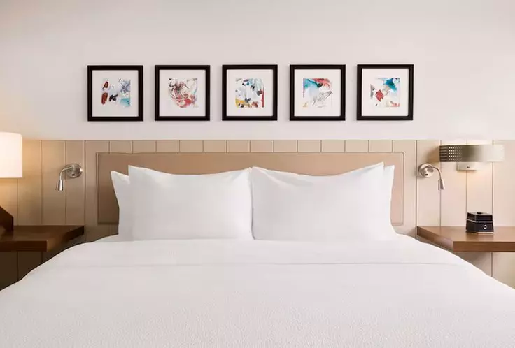 Comfortable Budget Hotel Near LAX With Parking Included