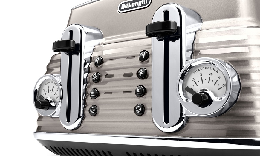 Image 3: Delonghi Kettle and Toaster