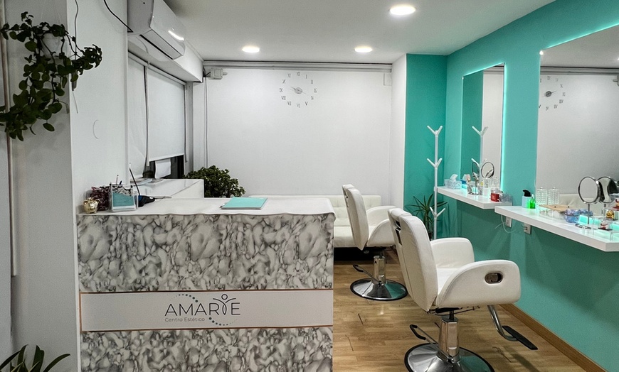 Image 8: Depilación con hilo y diseño en cejas, labios o rostro y cuello 