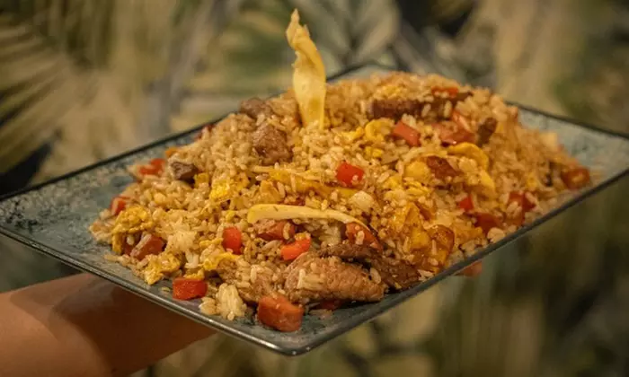 Menú peruano para 2 o 4 personas con bebidas y postres