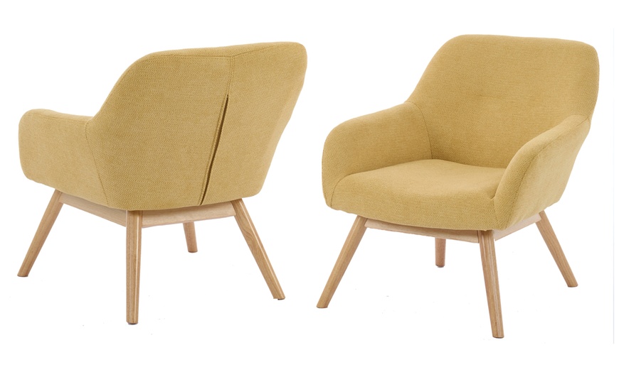 Image 46: Poltrona scandinava con gambe in legno massello Doosense