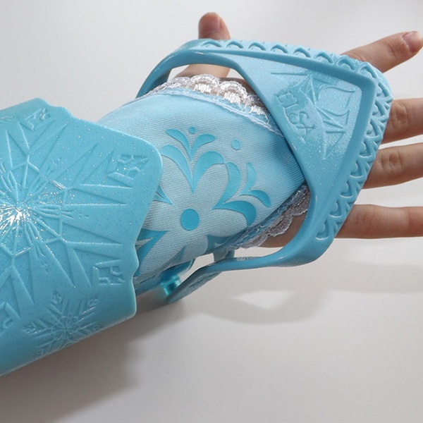 disney frozen elsa's magic snow sleeve